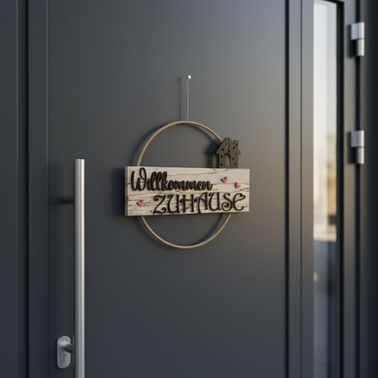 Handgefertigter Türkranz Willkommen Zuhause Holz Detail Maserung gestockte Buche
