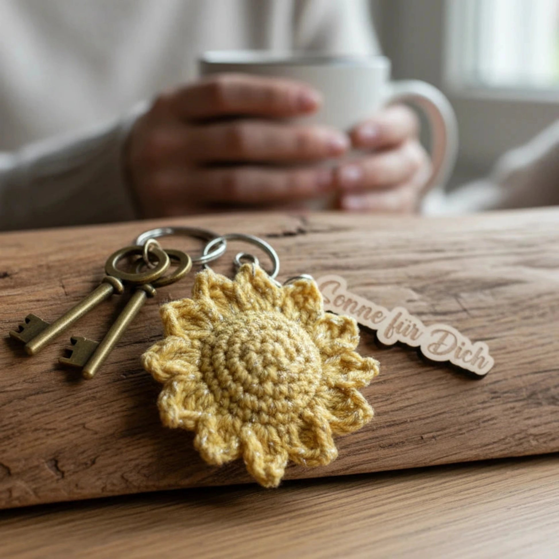 Komplimentenblume Schlüsselanhänger - Handgemachte Häkelblume mit 6 Sprüchen - Maloah Handmade Design