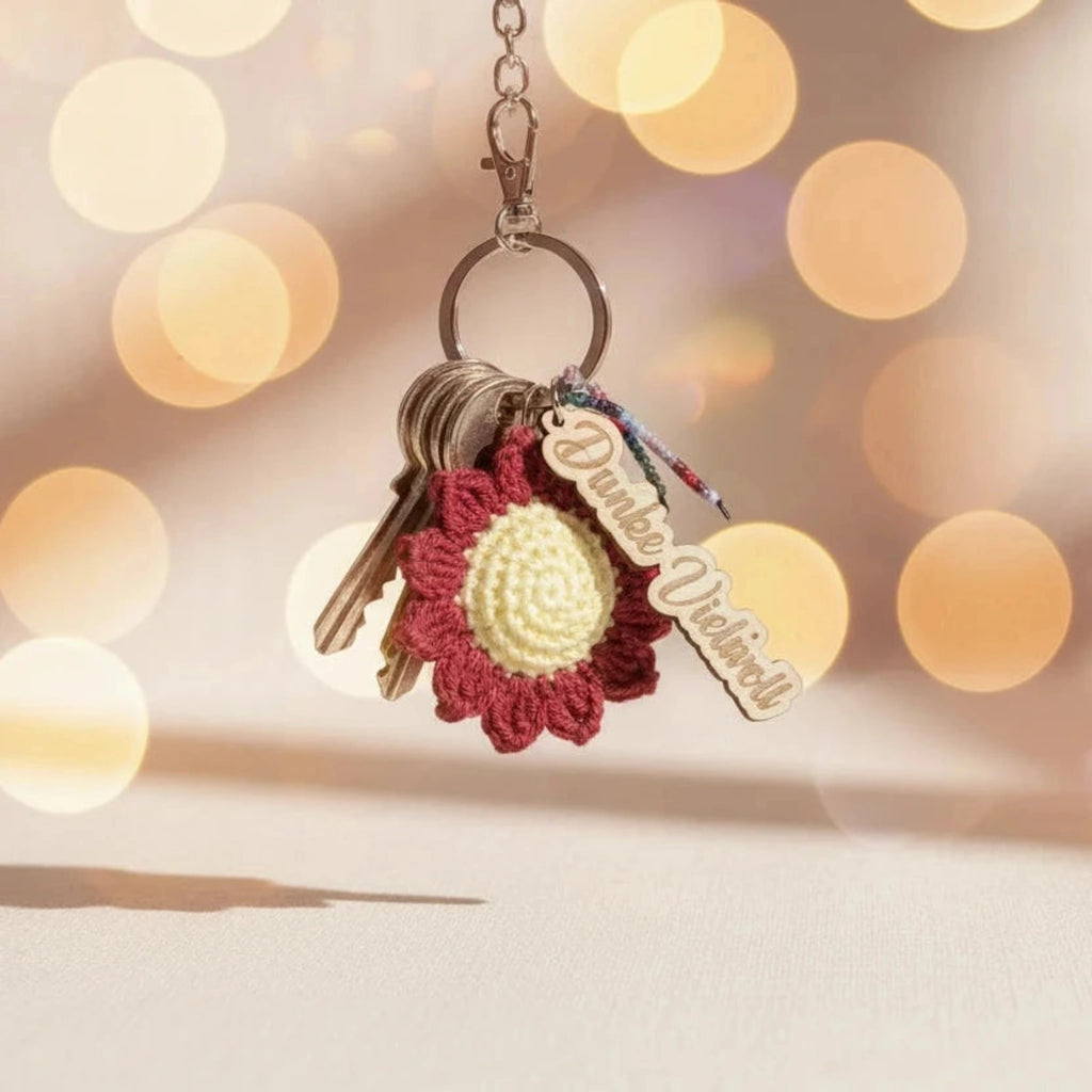 Komplimentenblume Schlüsselanhänger - Handgemachte Häkelblume mit 6 Sprüchen - Maloah Handmade Design