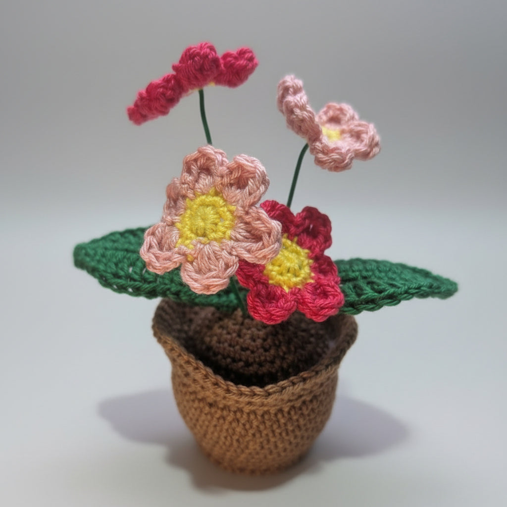 Handgehäkelte Blume im Topf – Ewige Deko mit Herz - Maloah Handmade Design
