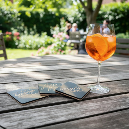 Gravierter Aperol-Untersetzer aus Kiefernholz - Maloah Handmade Design